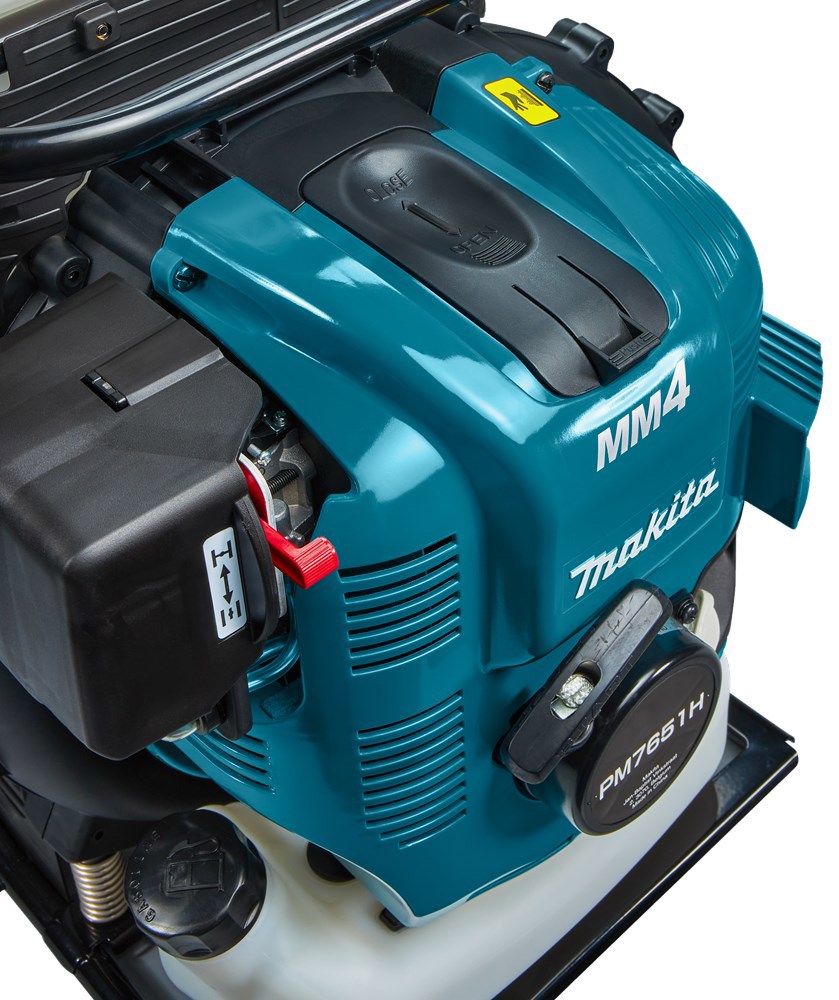 motor rugnevelspuit 4-takt makita-10